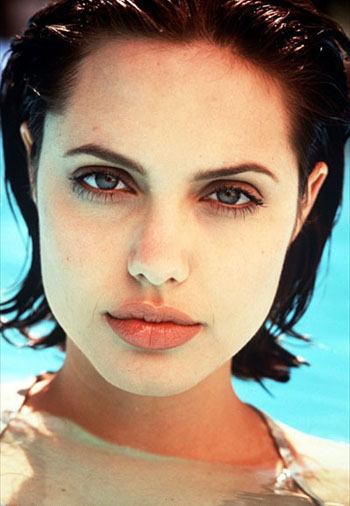 jolie376.jpg